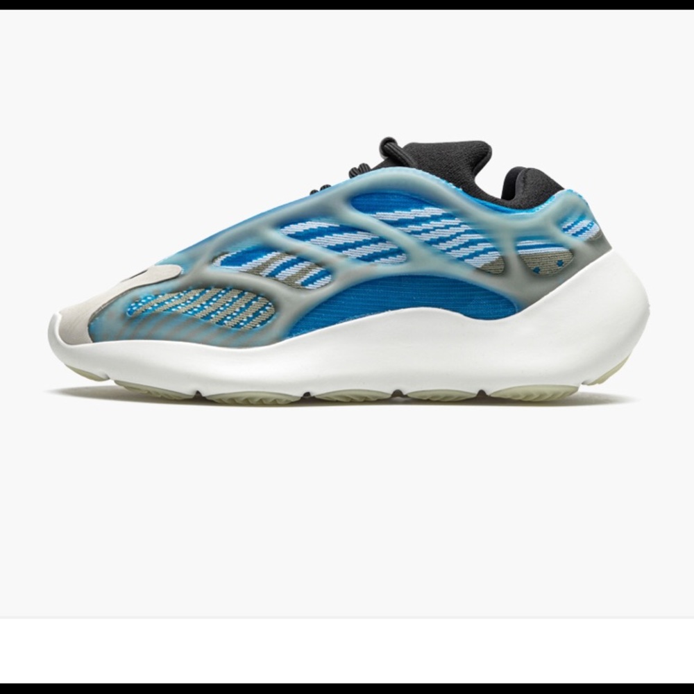 Yeezy 700 V3 Arzareth